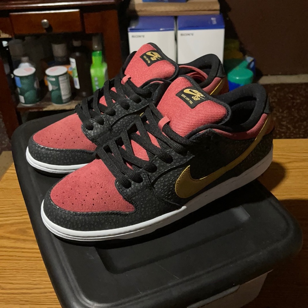 Nike SB Dunk `Walk Of Fame’ - Picture 2 of 10